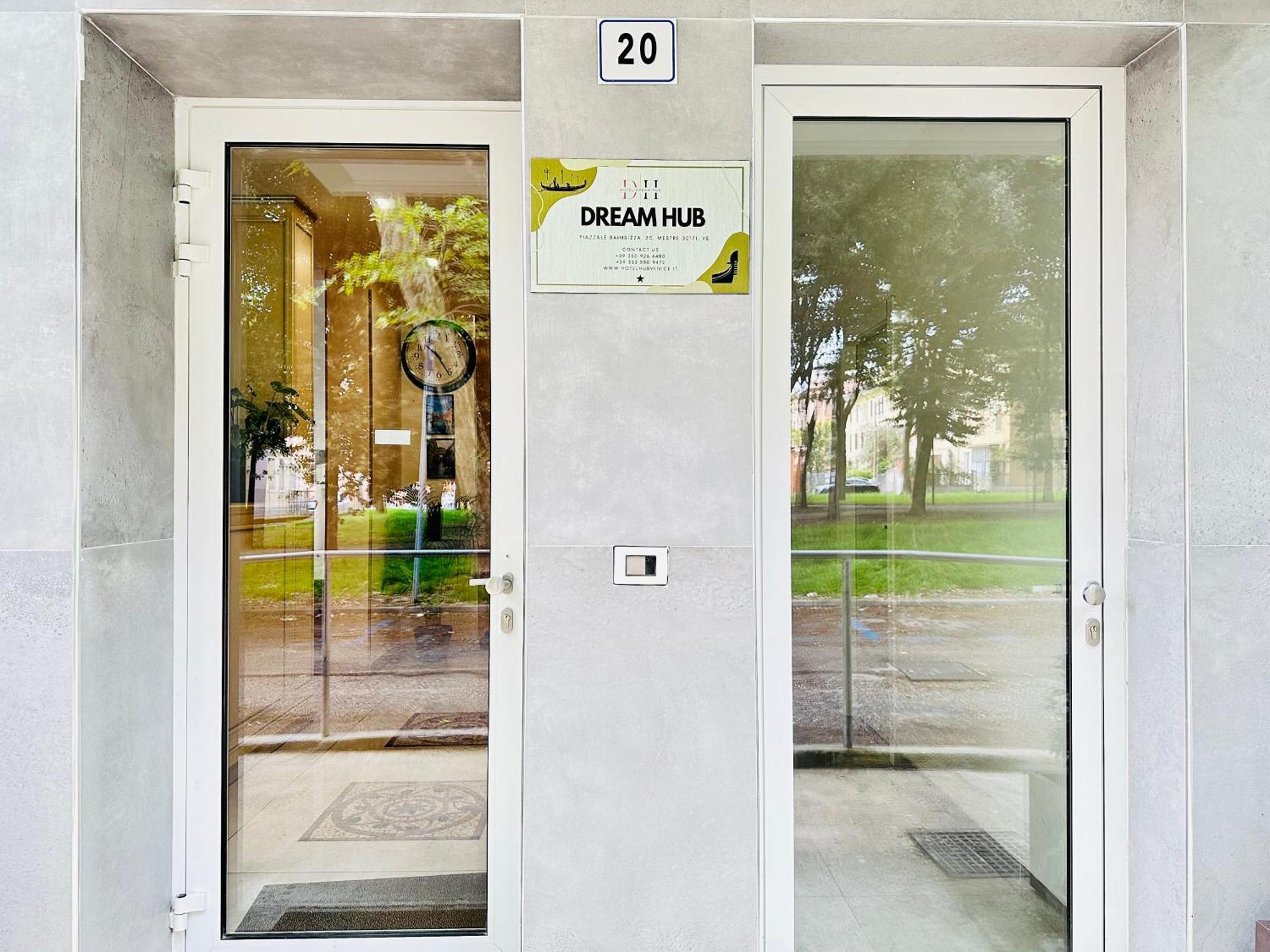 Venice Hub Mestre Exterior photo